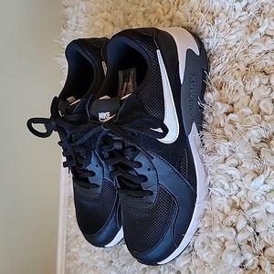 Nike Air Max Excee Youth size 3.5 Black and white. New without tags, never worn.